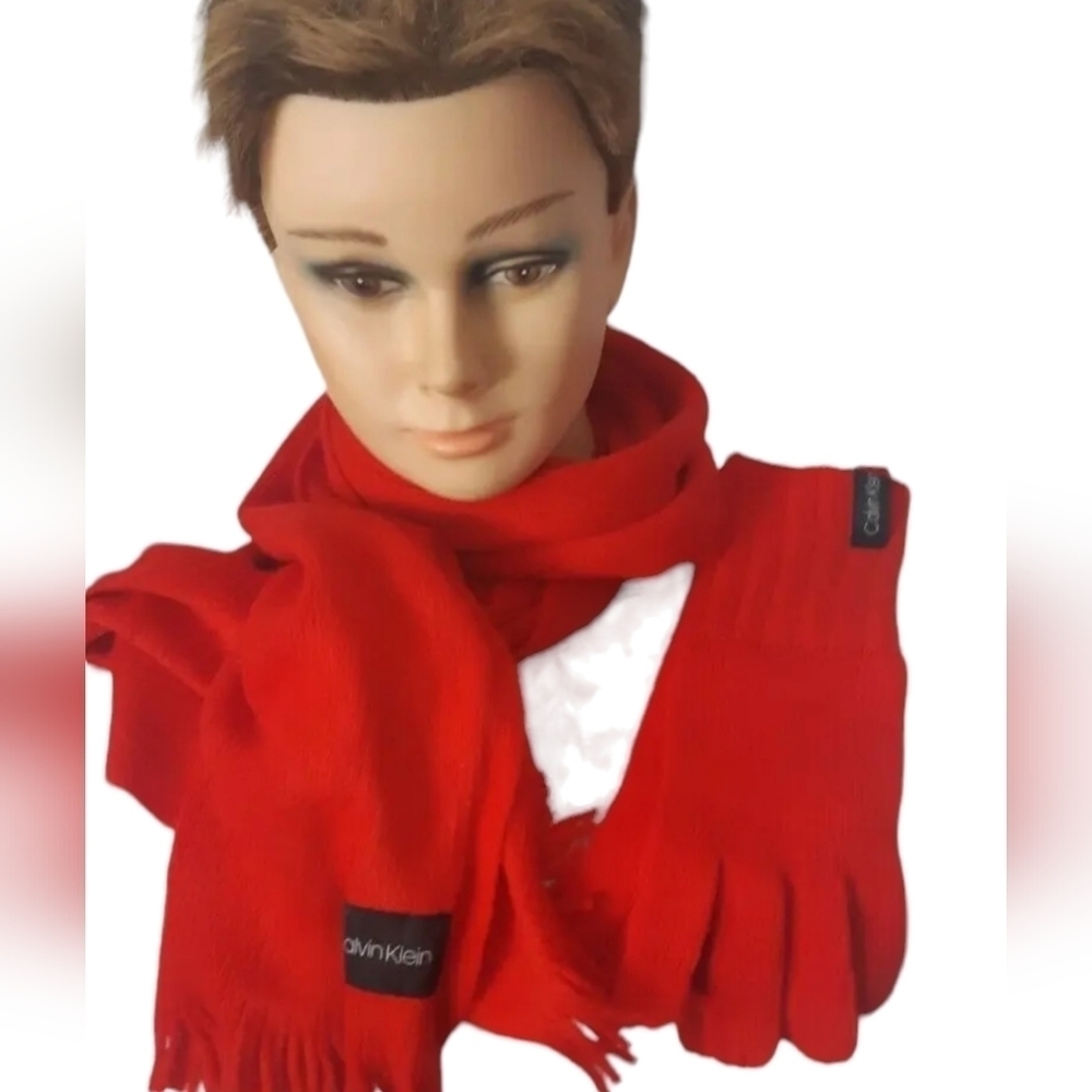 CALVIN KLEIN bright RED scarf gloves set fringe edge finger openings texting OS